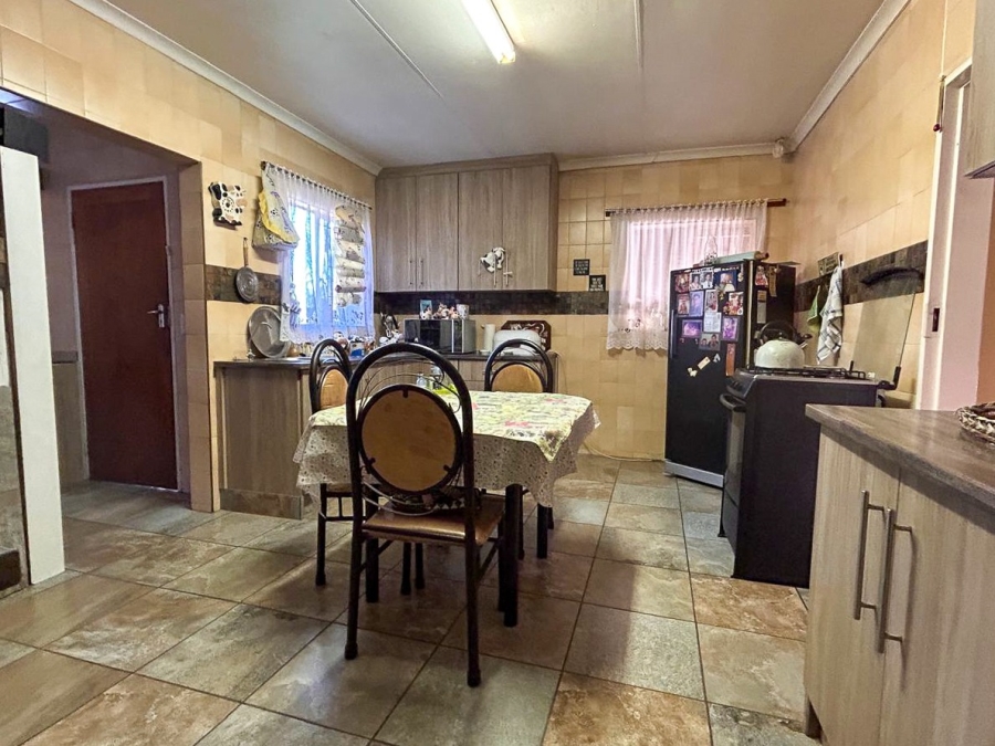 3 Bedroom Property for Sale in Kannoniers Park North West